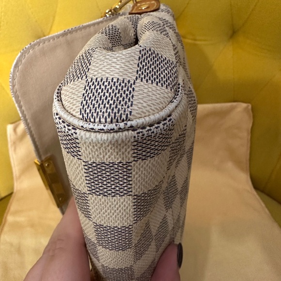 Louis Vuitton Favorite MM - Damier Azur - Picture 5 of 11